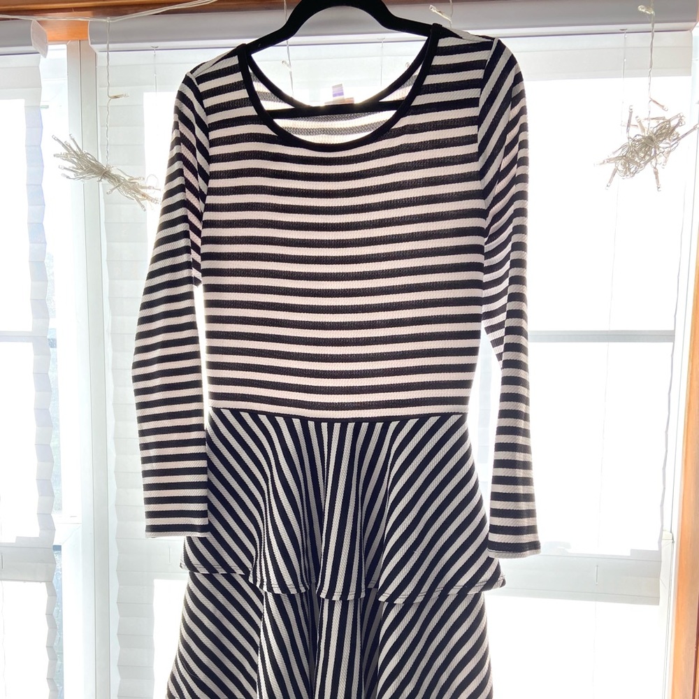 EUC- Lularoe Georgia midi, black & white stripes, lularoe size Large